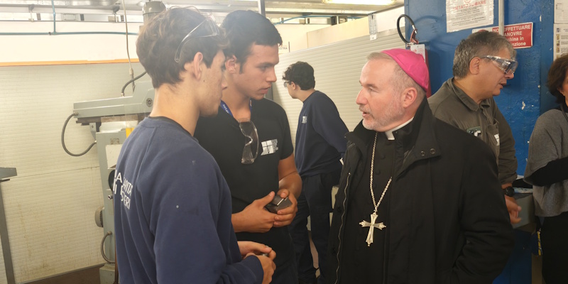 il vescovo di ivrea visita casa di carità castelorosso